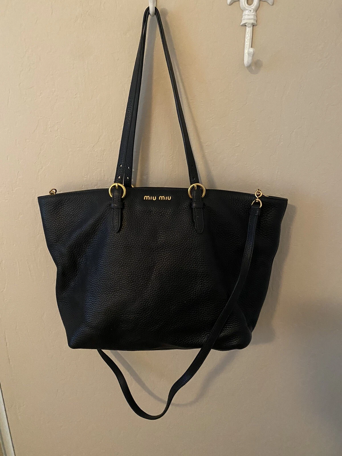 Miu Miu — MIU MIU Authentic RR1905 Black Leather Tote Bag Made In Italy.