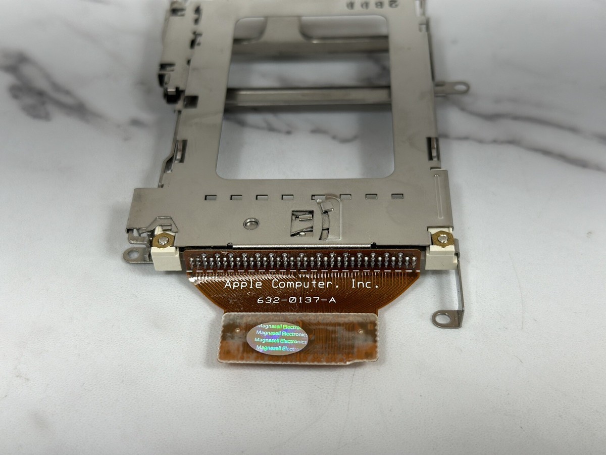Apple PowerBook G4 A1025 PCMCIA Slot with Optical Cable 632 Apple PowerBook G4 A1025 PCMCIA Slot with Optical Cable 632