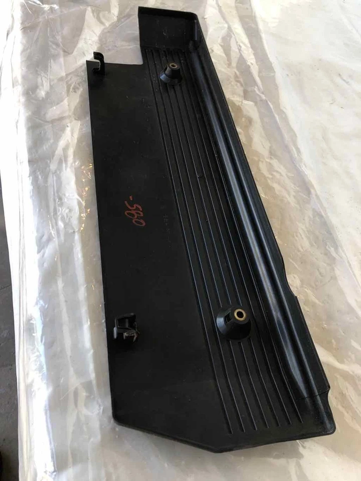 1999 2000 BMW 3 Series 328i Motor Motor Válvula Superior Sob Tampa do Capô OEM - Imagem 4 de 4