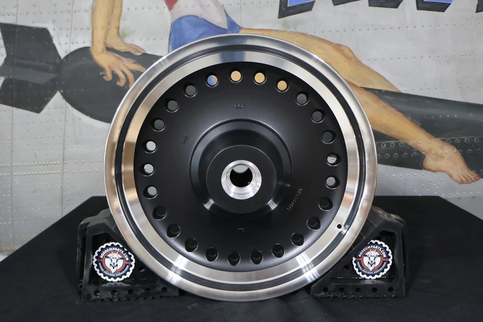 43300171 НОВОЕ ОРИГИНАЛЬНОЕ ПЕРЕДНЕЕ КОЛЕСО HARLEY-DAVIDSON FLSTF SOFTAIL FATBOY 2008-2017 годов выпуска - Изображение 2 из 4