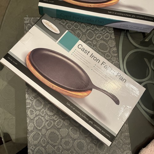 Cast Iron Single Serve Fajita Pan 9X6 1/2 with Wooden Tray NEW, 2 Available - Picture 1 of 7
