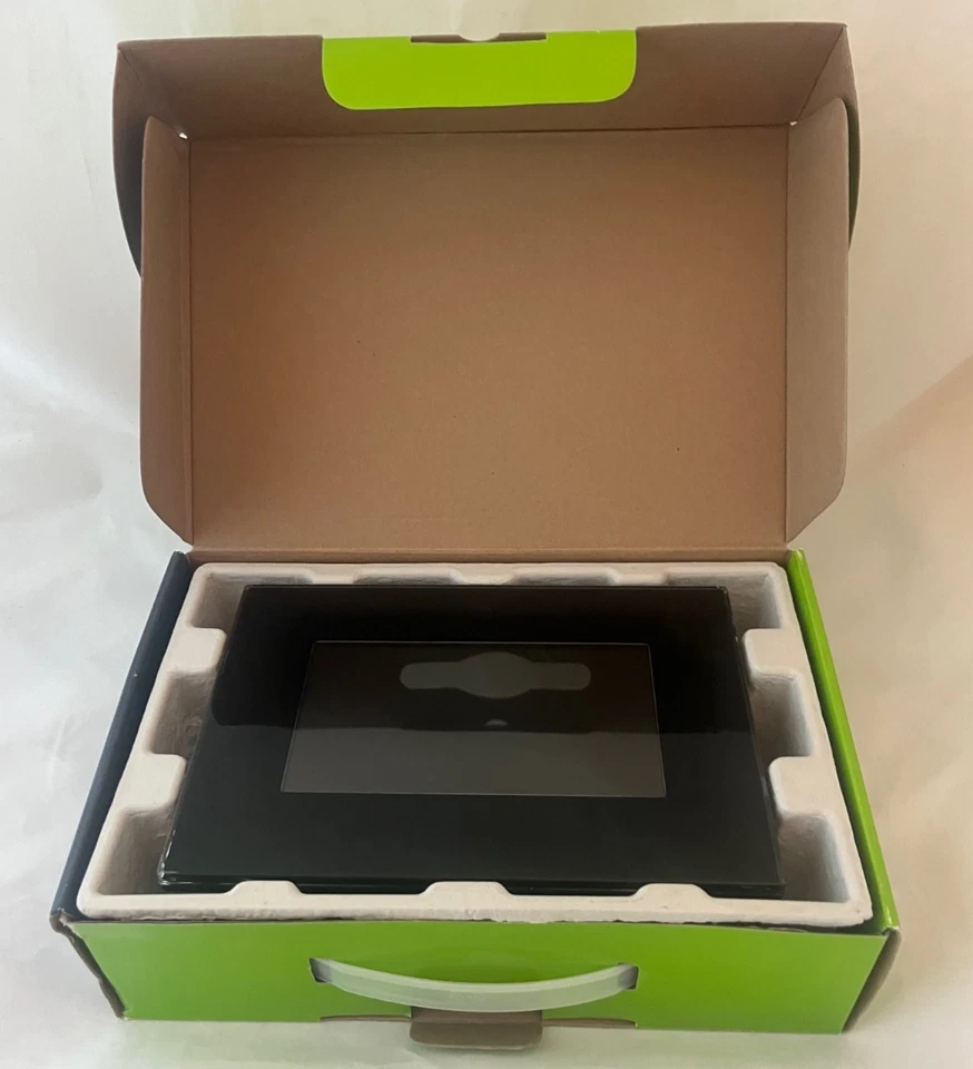 Insignia NS-DPF7 7" Digital Picture Frame - VG Condition - It's been checked - Image 2 of 4