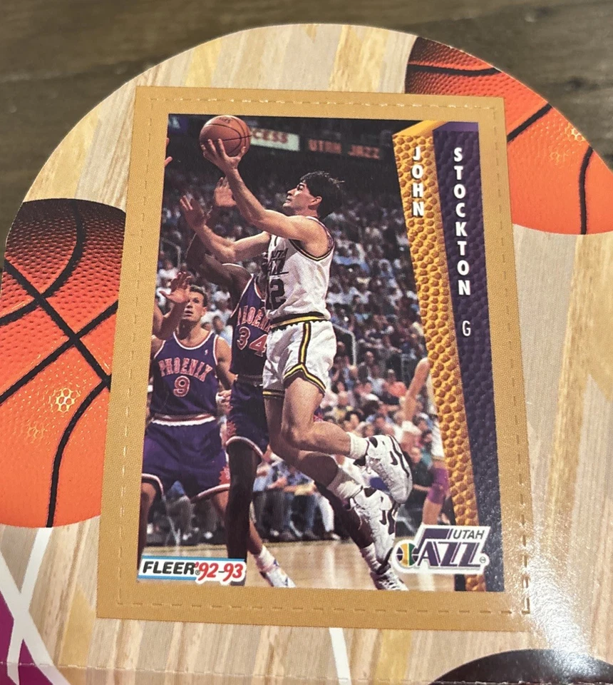 Tarjetas de corte Fleer John Stockton y Kevin Johnson Golden Book 1992-1993 #nno Foto 3 de 4