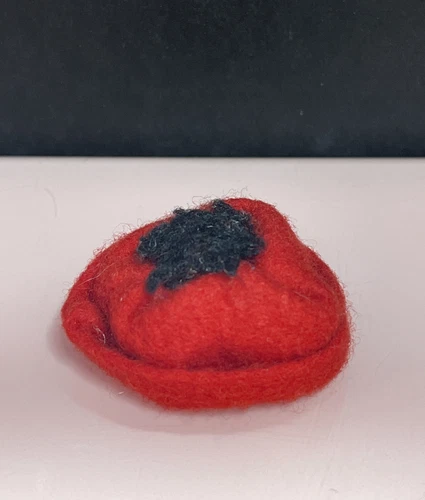 *VINTAGE BARBIE 1964 IT'S COLD OUTSIDE #0819 FELT HAT RED VERSION Good Condition