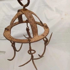 ANTIQUE 19TH CENTURY WROUGHT IRON HAND FORGED WATER WELL HOOKS CROWN LARGE