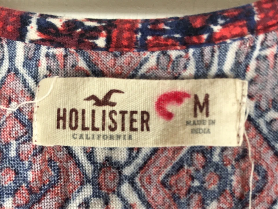 Hollister Women’s Size M Boho Romper Red Multicolor V-Neck 3/4 Sleeves - Image 4 of 4