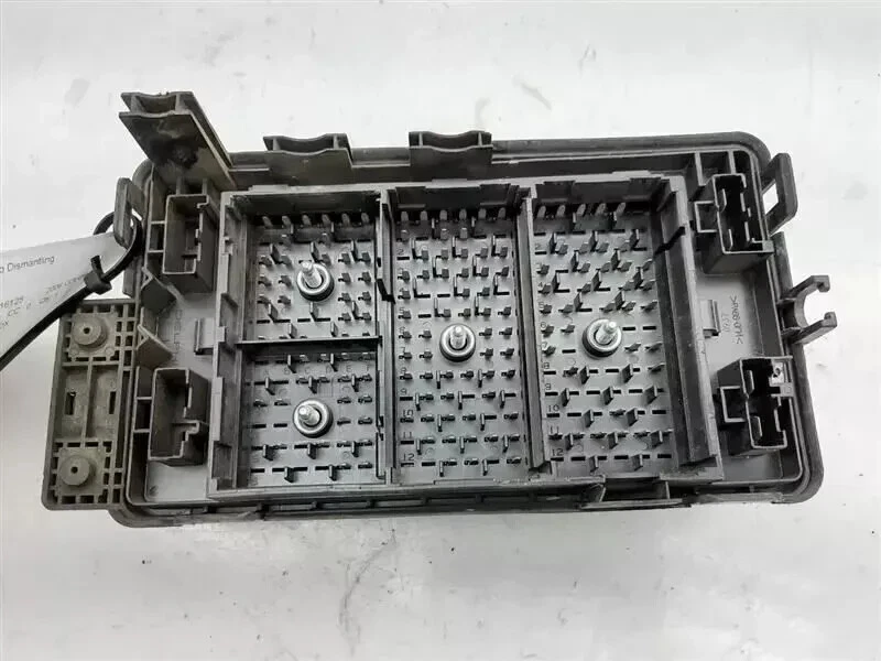 GMC Canyon 2004-2006 caja de fusibles de motor Foto 2 de 2