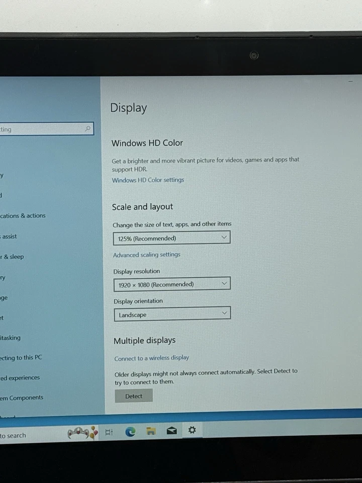 Lenovo IdeaPad Y700-15ISK 15.6” FHD i5-6440HQ 2.30GHz 12GB RAM 250GB SSD 960M - Image 3 of 4