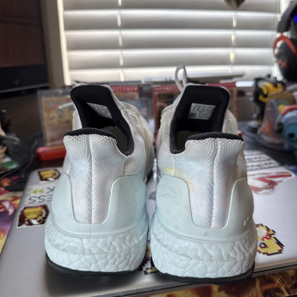 Zapatos para hombre Adidas Ultraboost talla 9 Foto 4 de 4