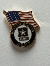US ARMY LOGO WITH US FLAG AT TOP HAT PIN MEASURES 1 AND 1/4 INCHES (EE P-62535)