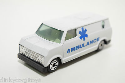 YATMING 1501 FORD ECONOLINE VAN AMBULANCE NEAR MINT CONDITION