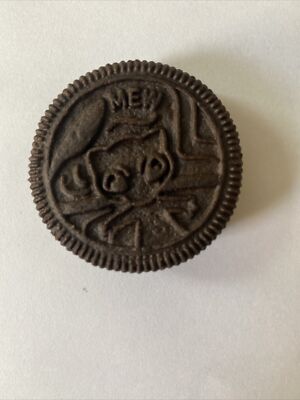 *SUPER RARE* Mew Limited Edition Pokémon Oreo Cookie