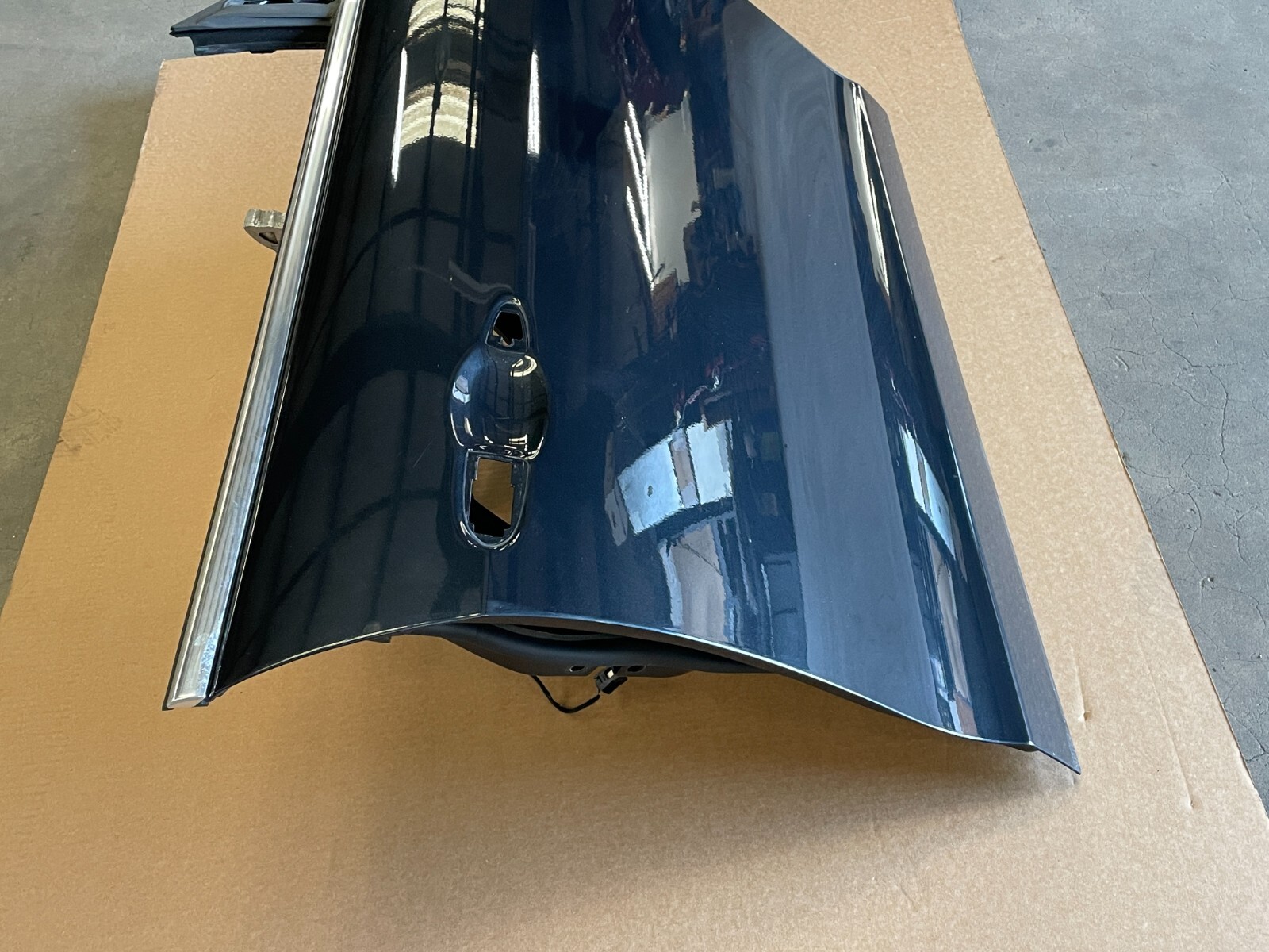 14-17 Maserati Quattroporte GTS Front Right Exterior Door Shell Black 1574 OEM