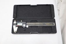 NIEMARKOWY ELEKTRONICZNY ZACISK CYFROWY Z FUTERAŁEM 0-150MM