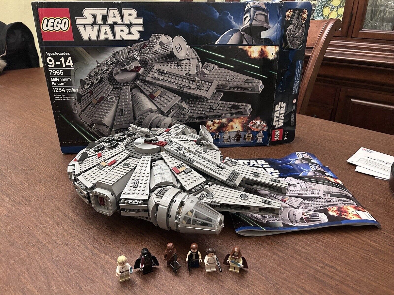 Star Wars Lego Millennium Falcon (7965) Complete Set