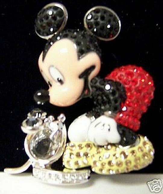 DISNEY SWAROVSKI MICKEY ALL STARTED WITH A MOUSE LE PIN