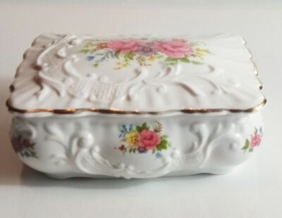 Queens Fine Bone China Trinket Box, Excellent Pre-owned condition