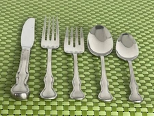 Reed & Barton MODERN PROVINCIAL Stainless Silverware Flatware SMART CHOICE