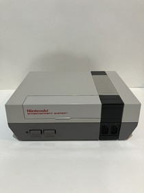 Nintendo NES Action Set Home Console Blanco/Gris SIN PROBAR SE VENDE COMO EST&Aacute;