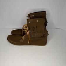 Minnetonka Fringe Above Ankle Tramper Moccasin Boots Brown Suede Women s US 9