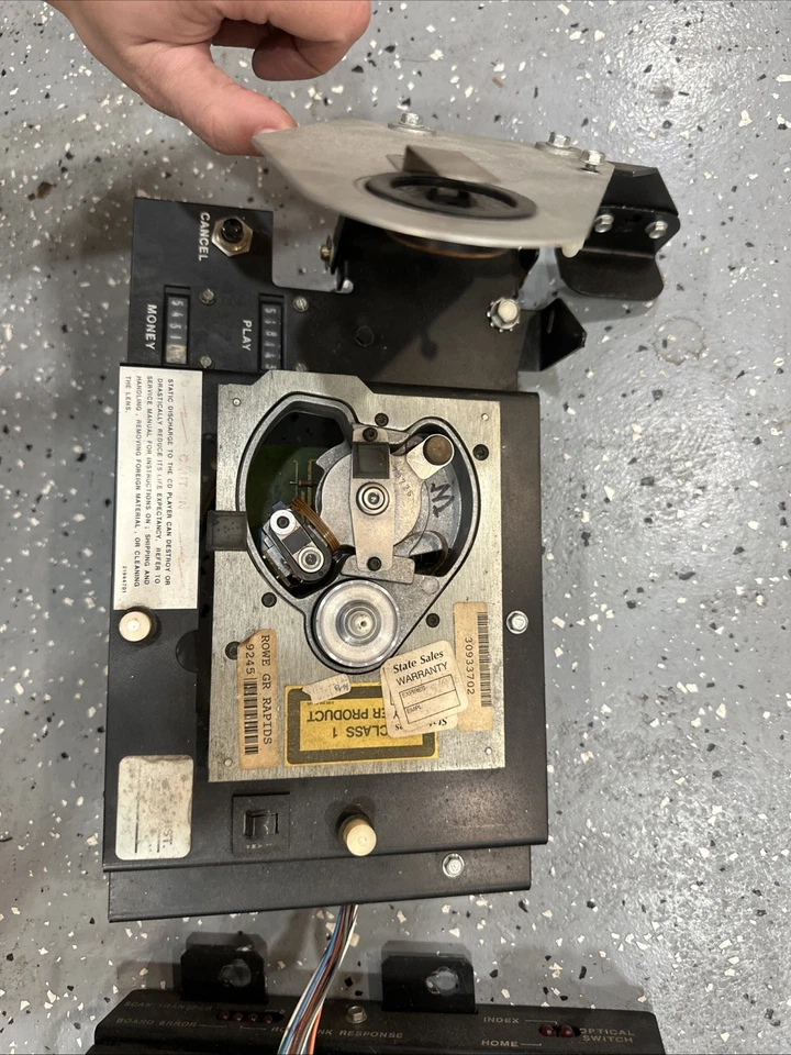 Rowe Cd 100 Cdm3 Player Jukebox - Image 3 of 4