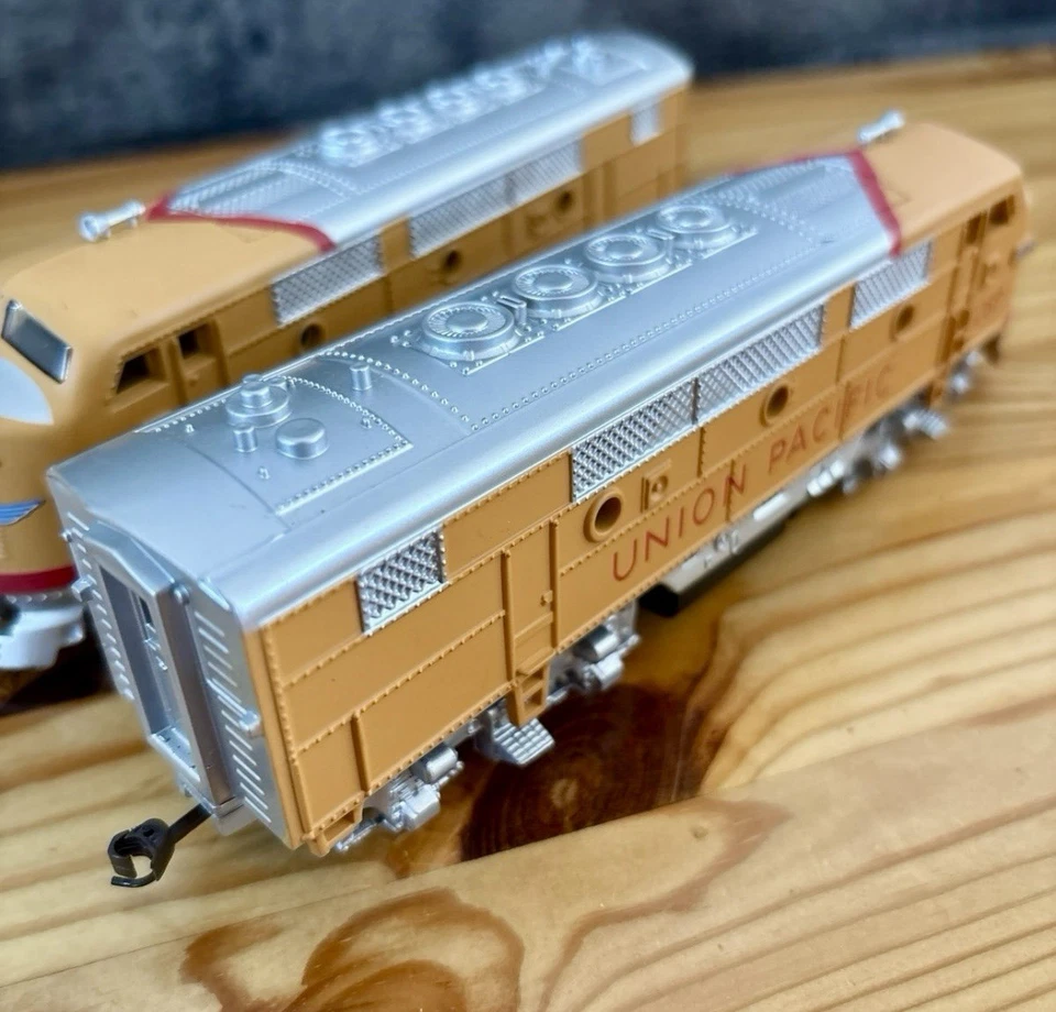 Union Pacific Diesel HO TrainEngines By Model Power (Bachmann, Lionel, Walthers - Image 4 of 4