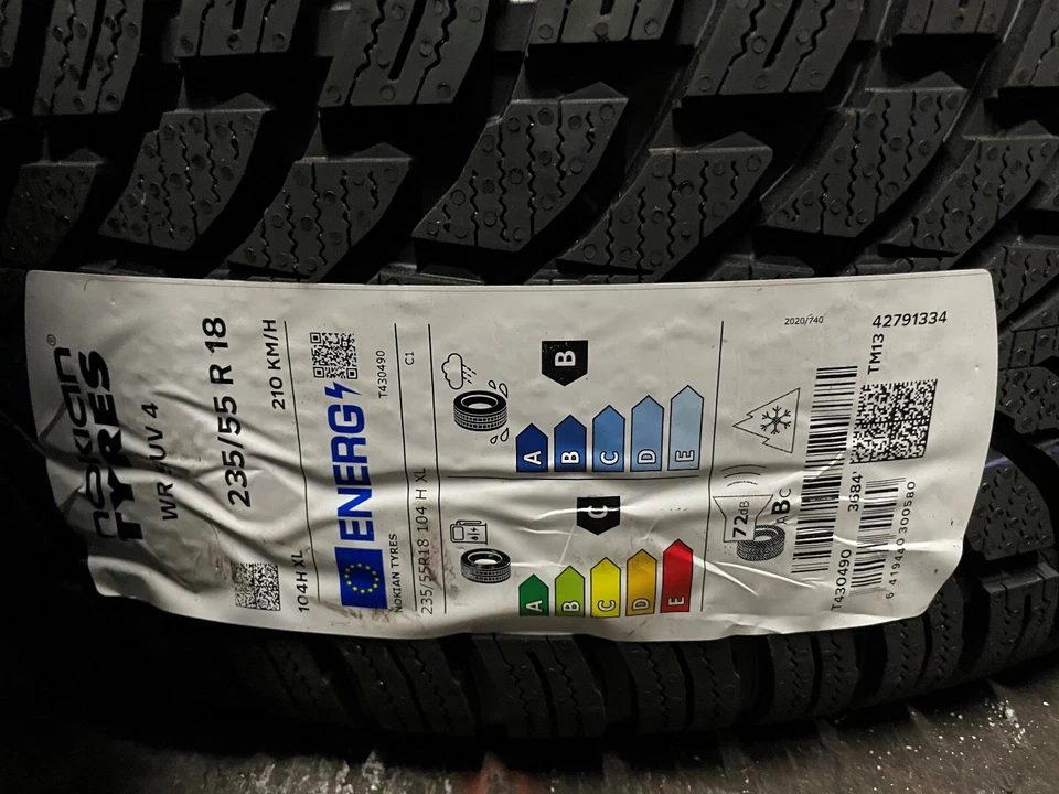 Komplett Winterräder Volvo 18" Dezent TR Dark mit 235/55 R18 Nokian Winterreifen - Bild 2 von 4