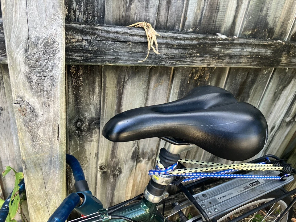 2019 Trek 7200 Multitrack XL 22.5 -56cm Great Shape No Rust Perfect Condition - Image 2 of 4