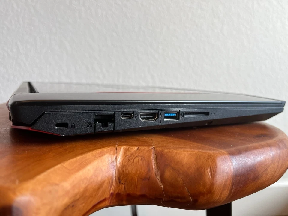 Acer Predator Helios 300 15" Gaming Laptop (256 SSD, i7, Nvidia 1060 GTX, 16GB) - Image 4 of 4