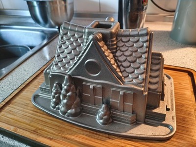 Nordic Ware Gingerbread House Lebkuchenhaus Backform Aluguss gebraucht