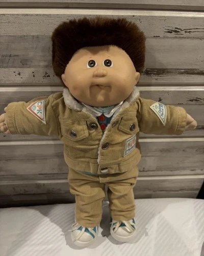 Cornsilk  Hasbro Cabbage Patch Kids Hm# 18 Boy In Designer Line Outfit