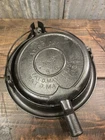 Vintage GRISWOLD NEW AMERICAN No. 8 Cast Iron Waffle Maker Patent May 14&21 1901