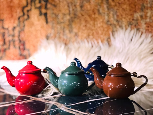 Moroccan vintage  enamel teapot  Craftsmanship Antique Kitchenware Decorative - Picture 1 of 8
