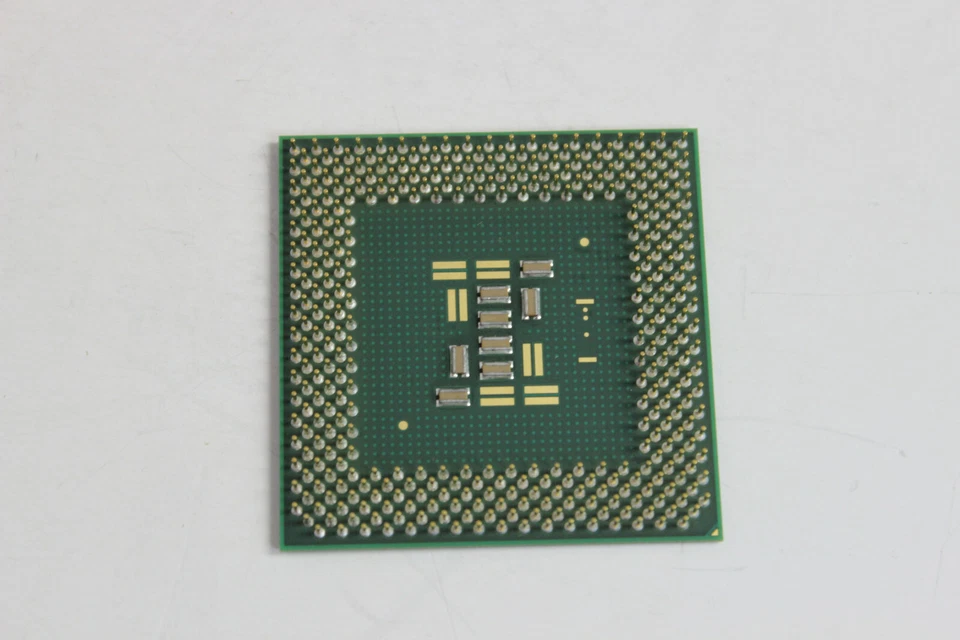 DELL 44WUW 933MHZ CPU PROCESSOR WITH HEATSINK INTEL PENTIUM III SL4C9 - Image 3 of 4