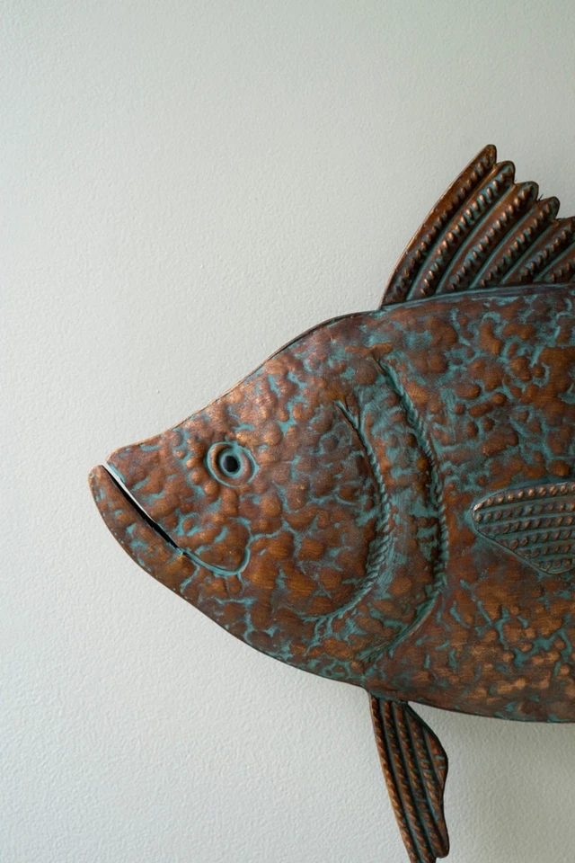 Escultura de pared de atún de metal con cuerda doble cara cobre envejecido 36" Foto 2 de 2
