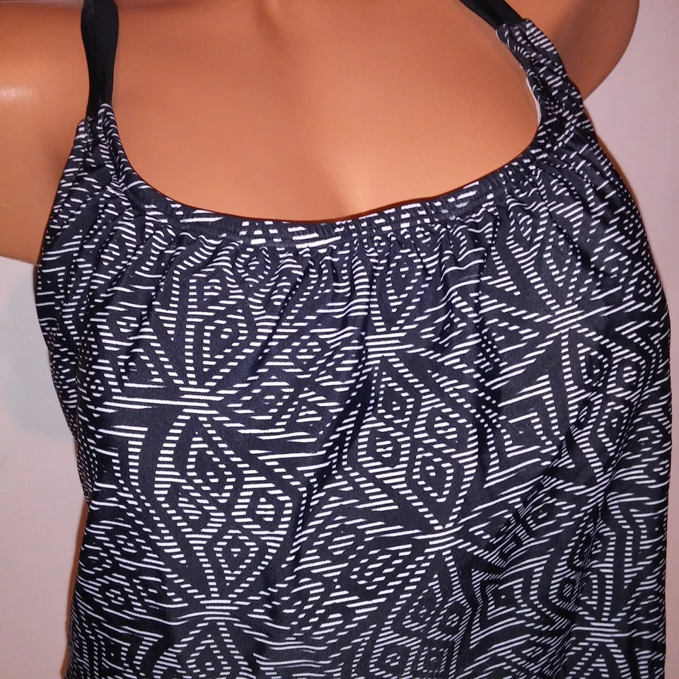 Camiseta Tankini Merona Swim XL Negra Blanca Geo Tank Ligeramente Forrada Inalámbrica Nueva Foto 3 de 4