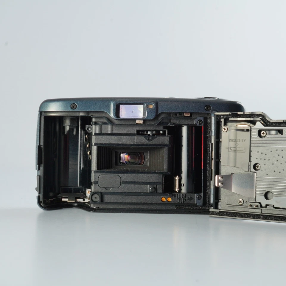 Excelente cámara fotográfica compacta Minolta P's Panorama 24 mm F/4,5 Foto 3 de 4