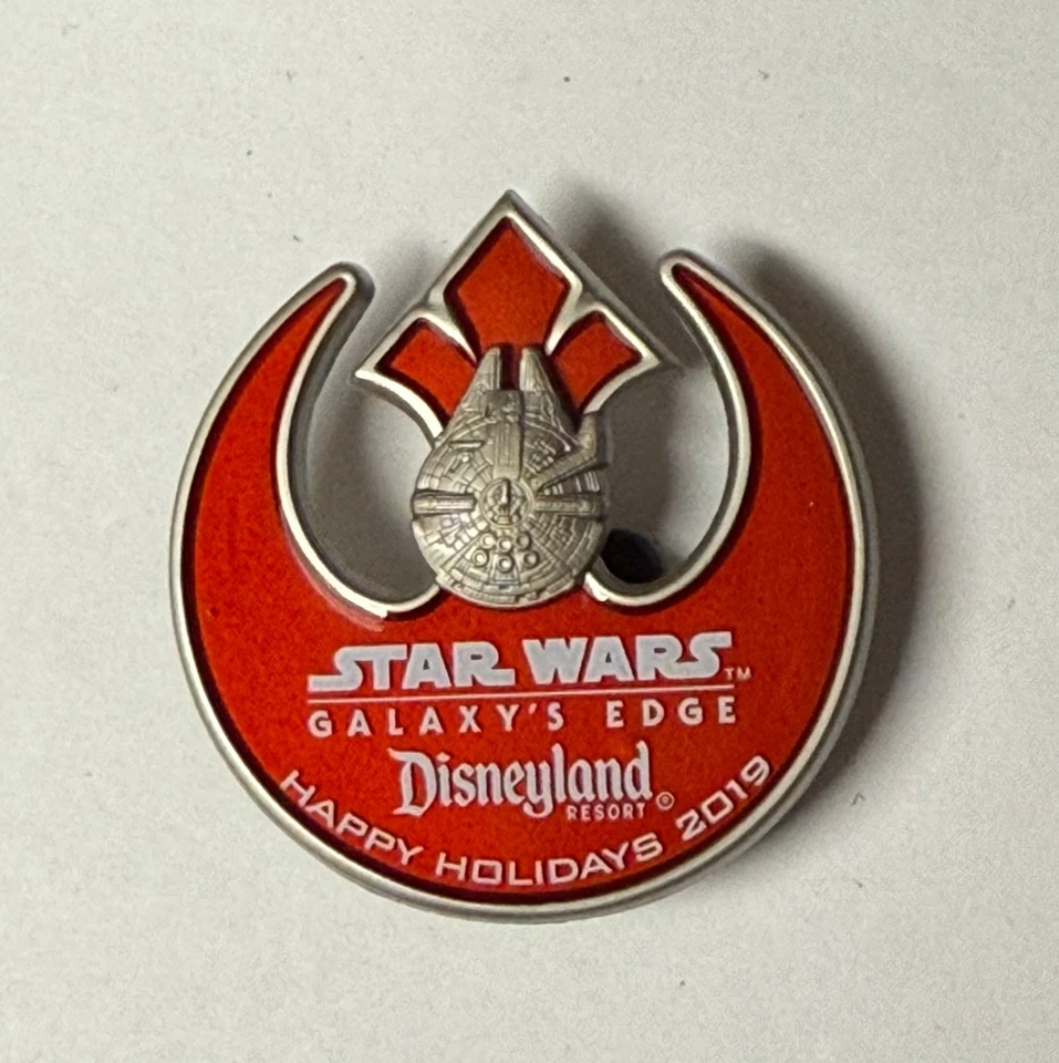 DLR Star Wars Galaxy's Edge 2019 regalo de apertura, prendedor LE Disney y adorno de metal Foto 3 de 4