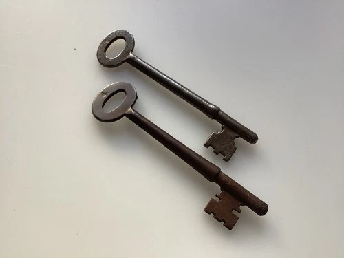 2 (TWO) 4 inch LARGE ANTIQUE IRON METAL SOLID BARREL KEYS …. VGC      (KEYS 11) - product listing photo