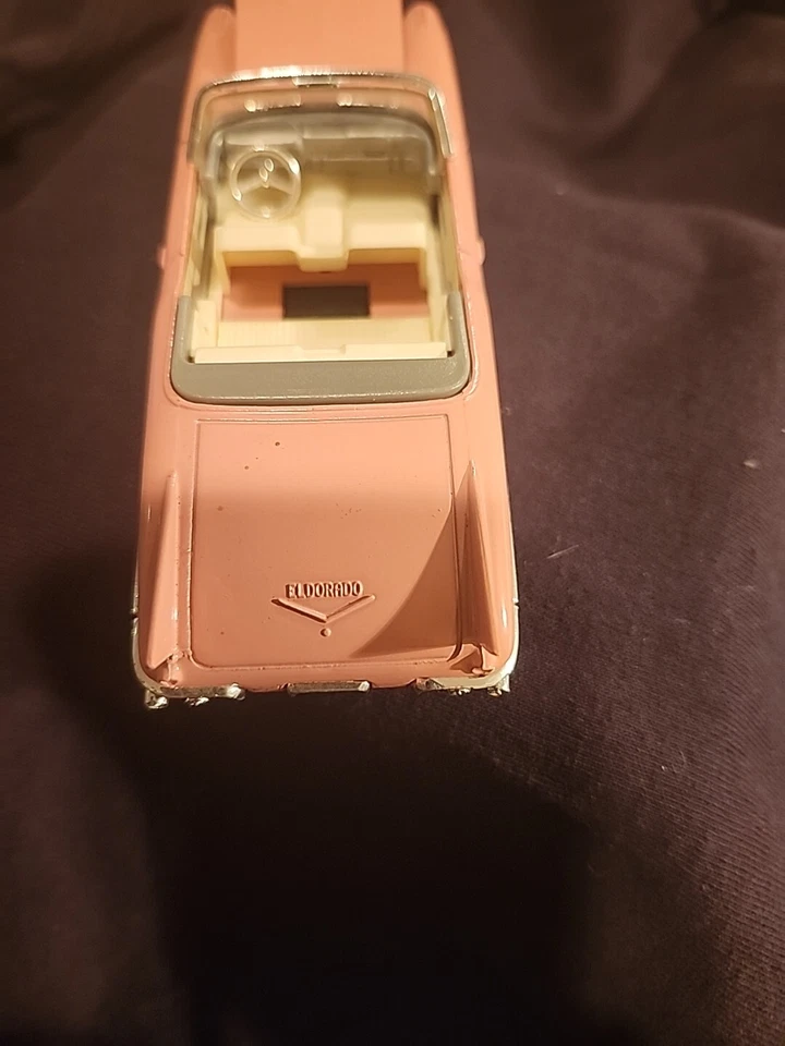 CADILLAC 1/18 1955  ELDORADO  CONVERTIBLE, IN PINK BY SOLIDO(215) - Image 4 of 4