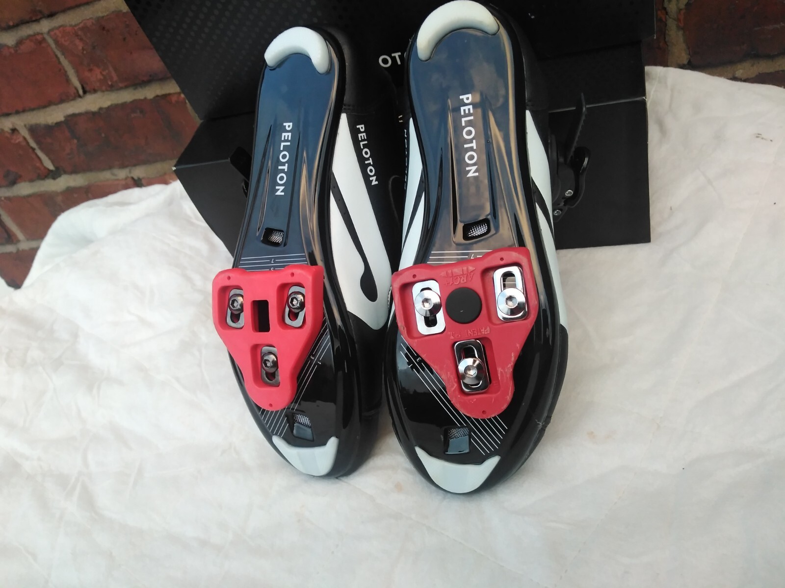 PELOTON UNISEX CYCLING SHOES UK 5 EU 37 look delta cleats eBay