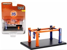 Greenlight 1/64 Four Post Car Lift Series 2 UNION 76 Great For Dioramas 16120-C