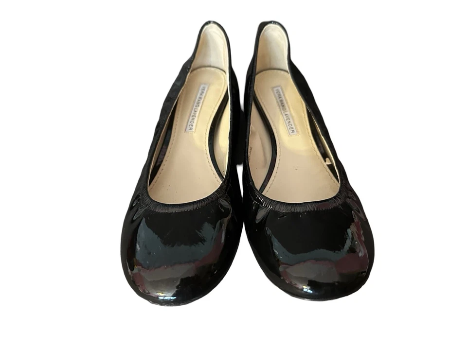 Vera Wang Zapatos Lavanda Ballet Pisos Charol 8.5M Negro Usado en Excelente Condición Foto 3 de 4