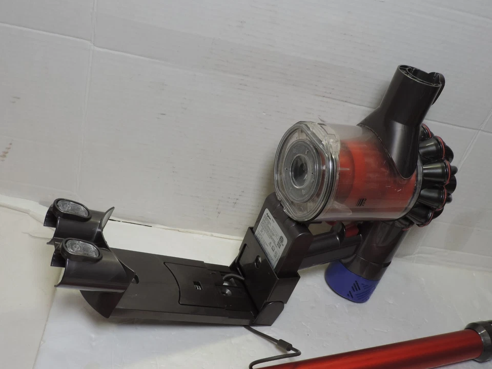 Dyson V6 SV09 Cordless Handheld Vacuum Cleaner W/Charger + Stick + Attachment - Image 4 of 4