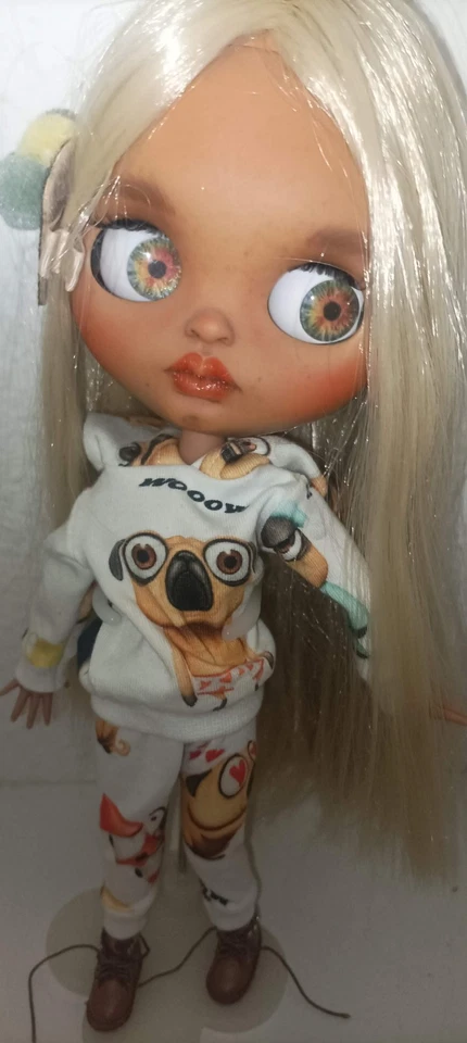 OOAK Blythe Custom Doll Handgefertigte Puppe mit Outfit  - Bild 3 von 4