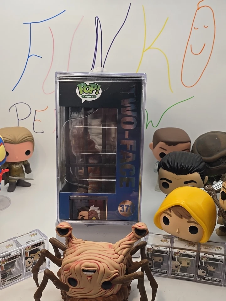 FUNKO POP! DIGITAL NFT BATMAN #371 TWO-FACE  5000 PC - image 3 of 4