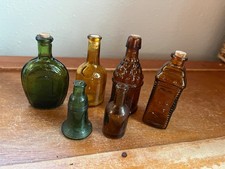 Lote De Colección De Mini Botellas De Vidrio Miniatura Dorado Marrón Verde Manzana Campana de la Libertad