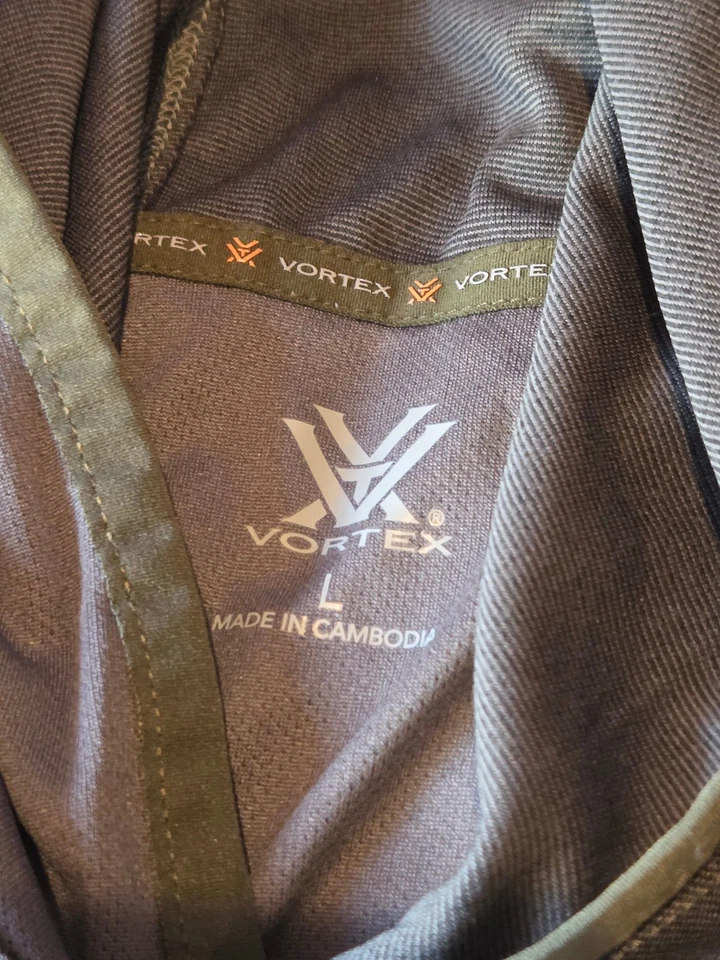 Camisa Vortex Optics Weekend Rucker com capuz manga longa grande absorção de umidade nova com etiquetas - Imagem 4 de 4