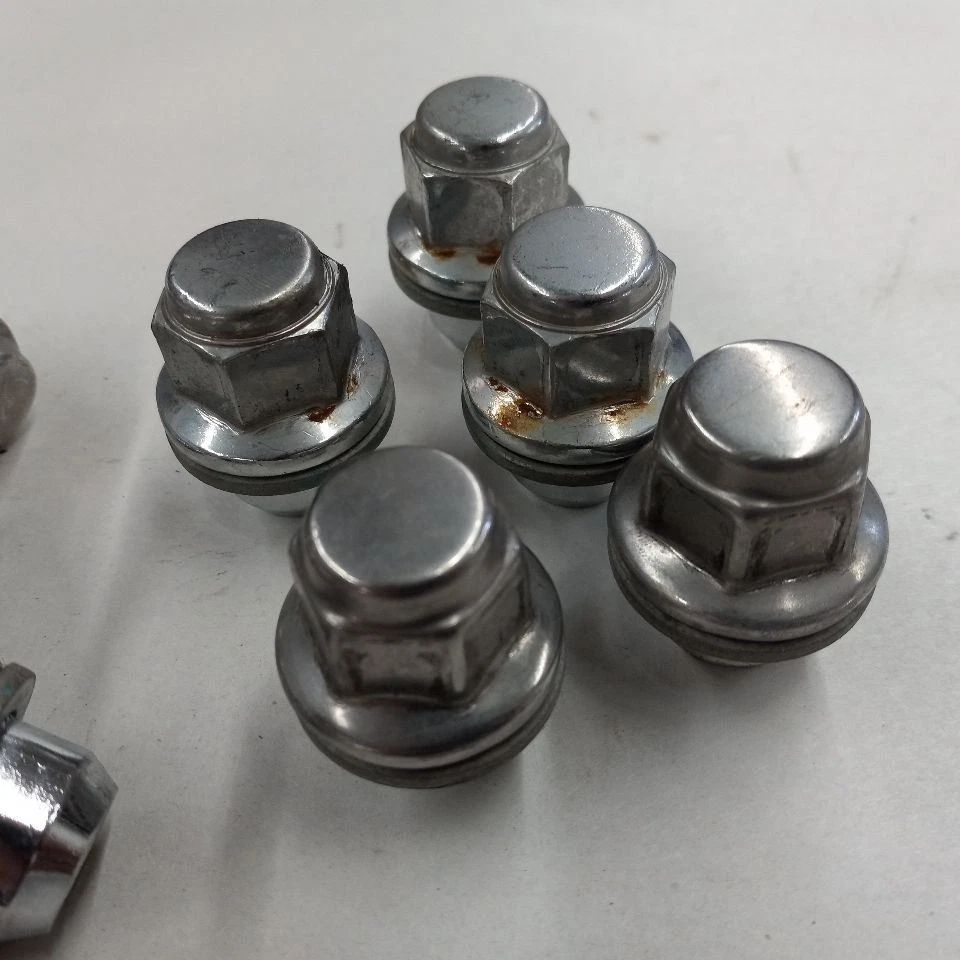 Juego de tuercas INFINITI QX50 2017 2016 2015 2014 Foto 4 de 4