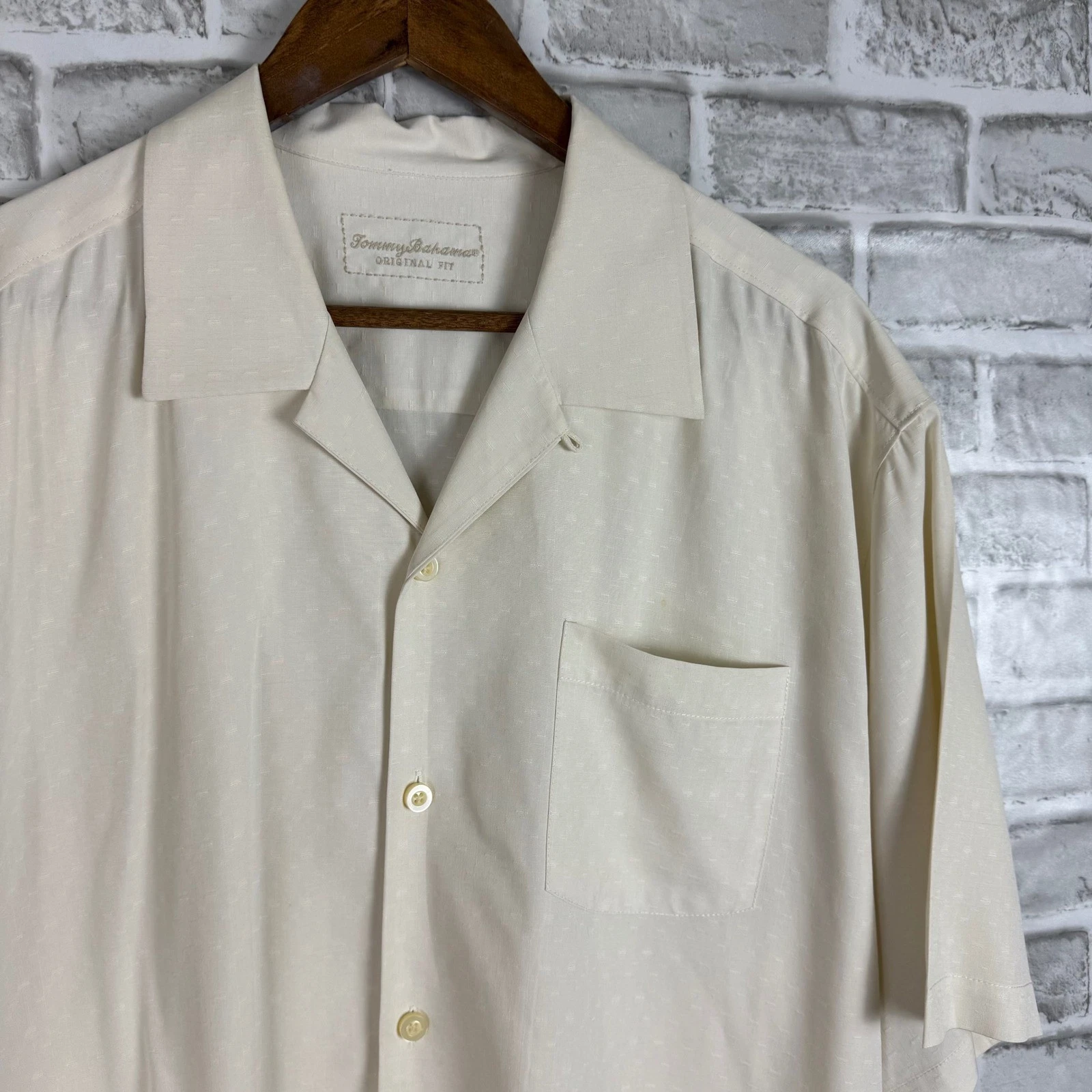 Tommy Bahama Mens Large Silk Camp Shirt Cream Textured Short Sleeve Original Fit